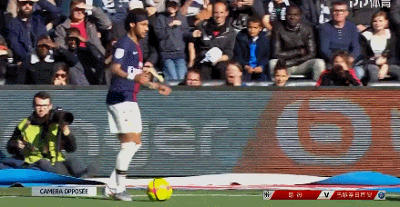 足球报：张外龙这几年一直关注铜梁龙，冲超后他独坐良久（足球报：张外龙多年关注铜梁龙，冲超后独自静坐良久）