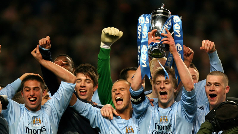 NBA焦点战：湖人客场逆转快船,（NBA焦点之战：湖人客场完成逆转击败快船）