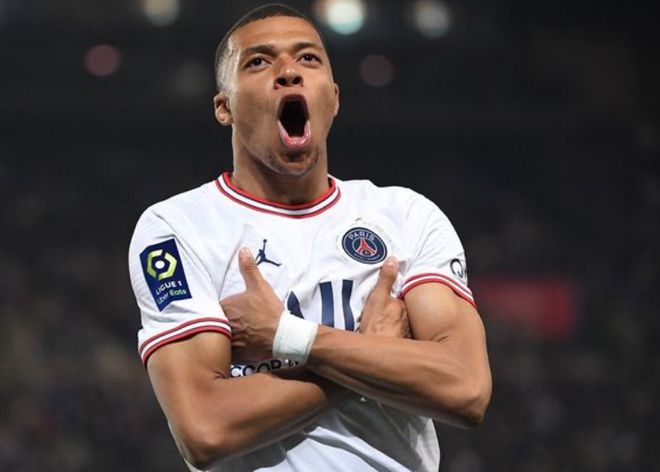 葡超半场：阿格霍瓦点射破门，波尔图暂1-0阿马多拉之星（葡超半场战报：阿格霍瓦点球命中，波尔图暂以1-0领先阿马多拉之星）