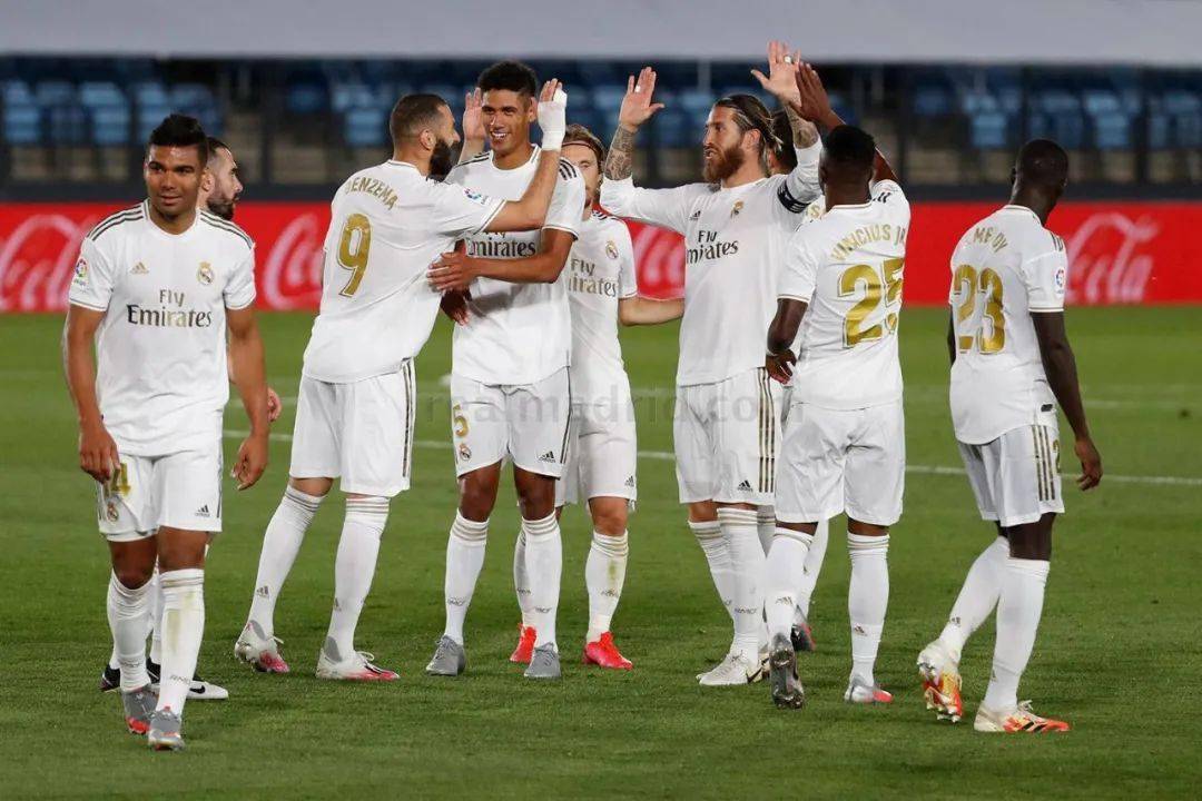 英媒：曼联考察加拉格尔时对巴里奥斯产生兴趣（英媒：曼联在考察加拉格尔期间也对巴里奥斯产生兴趣）