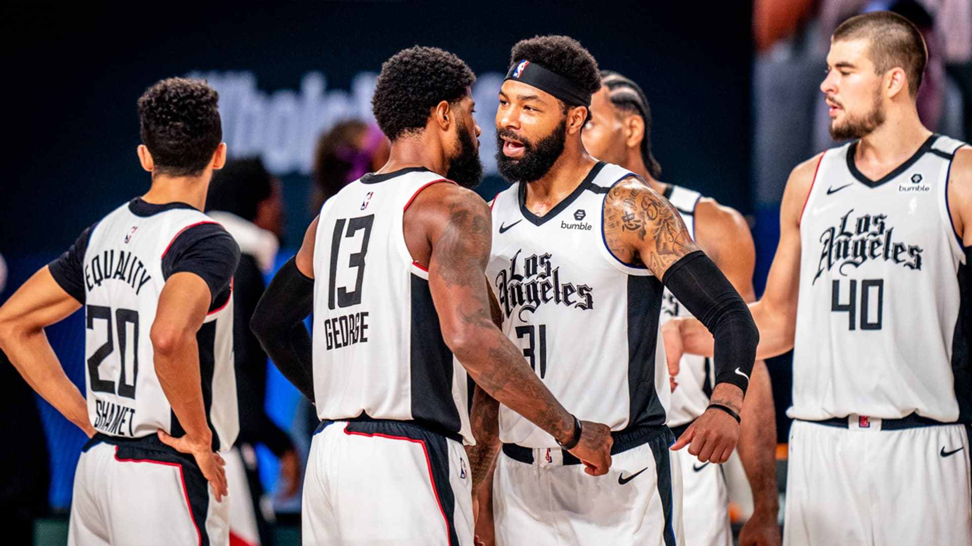 拉菲尼亚归来，巴萨重振雄风（拉菲尼亚回归，巴萨再现锋芒）