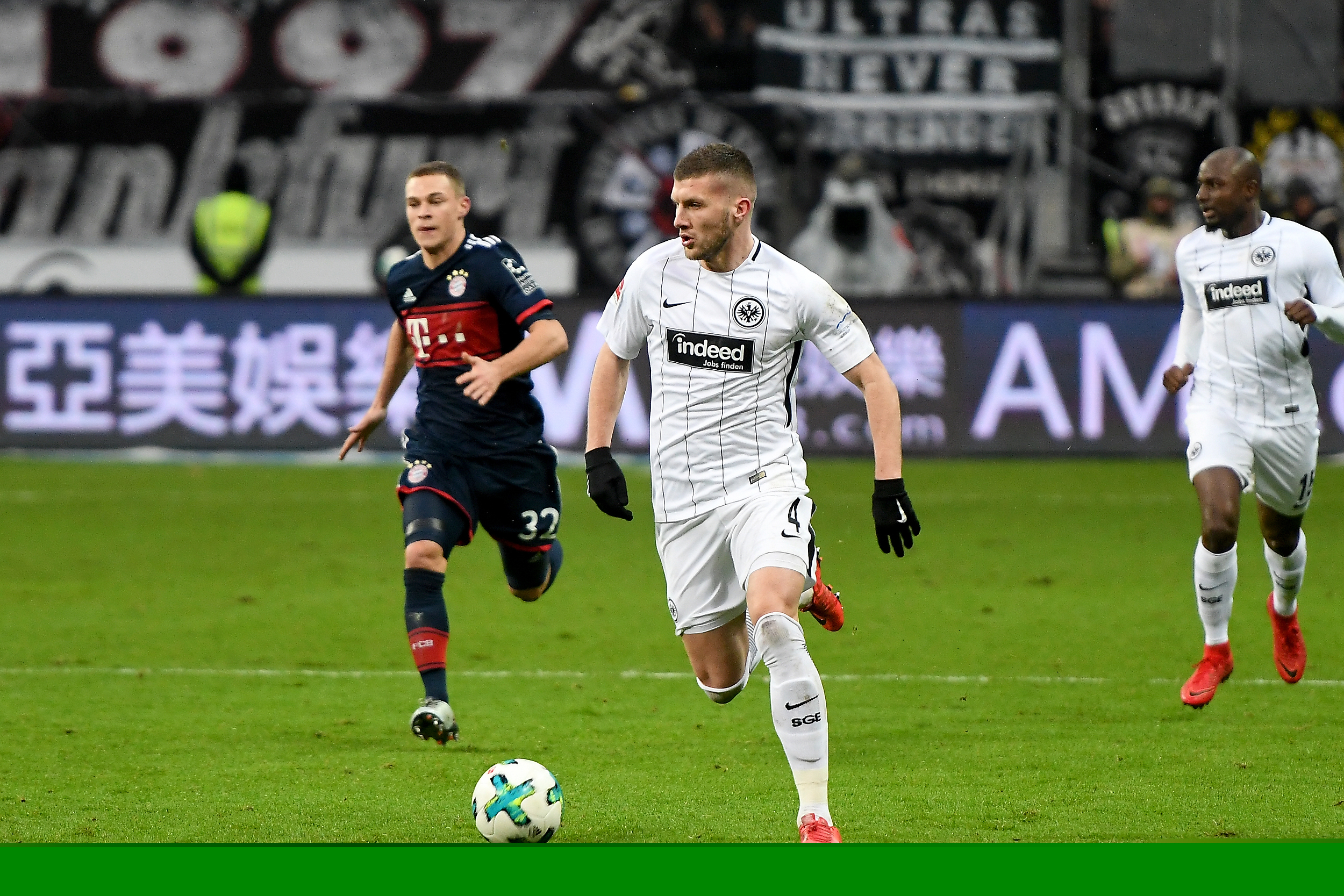 新星闪耀！摩根·罗杰斯破门获名宿称赞，或成三狮军团中场核心（摩根·罗杰斯破门闪光获名宿力赞，有望成为三狮中场核心）