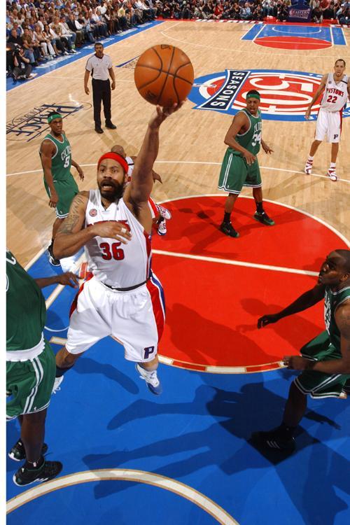 罗体：那不勒斯暂停引进左边锋，搁置了对斯特林和格10的联系（罗体：那不勒斯暂时叫停左边锋引援，已搁置与斯特林、格10的接触）