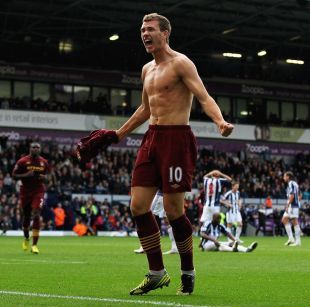 青训教练：由于体能和场上冲击力太出色，于帕还踢过前锋（青训教练透露：体能与冲击力突出，于帕曾客串前锋）