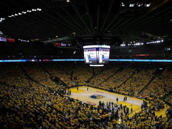 传闻：曼联、罗马和斯图加特也在关注18岁昂热前锋谢里夫（据悉，曼联、罗马与斯图加特正考察昂热18岁前锋谢里夫）