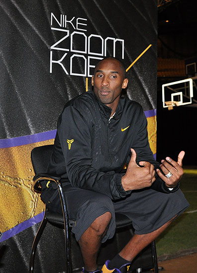 意甲争冠三强逐渐拉开差距（意甲争冠三强差距逐步扩大）