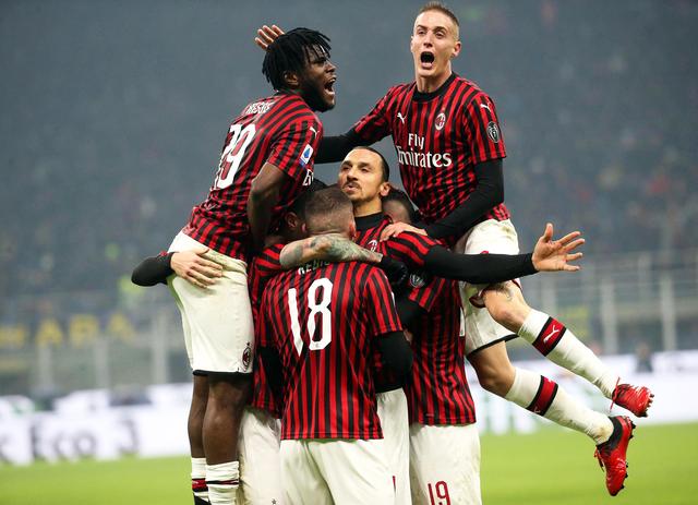 国乒险遭大逆转，10-6领先被翻盘，王楚钦一日三战坦言“有点累”（国乒惊险避逆转：10-6优势被反超，王楚钦一日三战直言有些累）