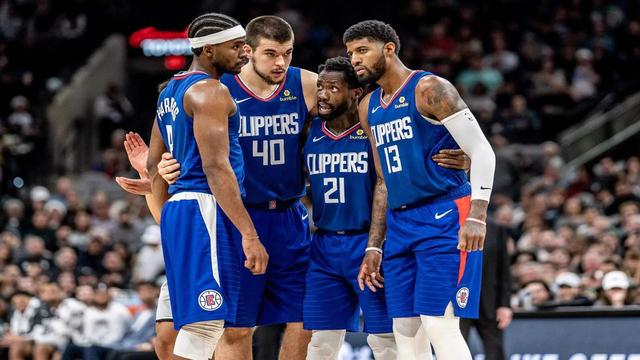 夜晚只属于胜者（黑夜只向胜者低头）