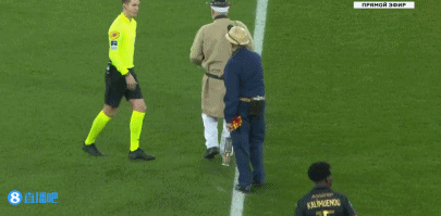 马克西：梅西就是足球史上的里程碑；格策那一脚依然难以释怀（马克西称梅西为足坛里程碑，坦言对格策那脚射门仍难释怀）